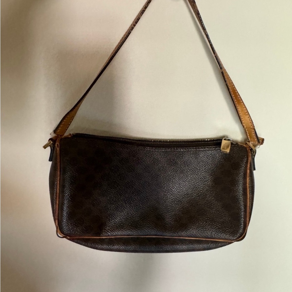 Celine Brown Logo Pochette